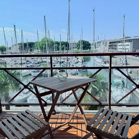 L'optimist - Vue Sur Le Port Daire